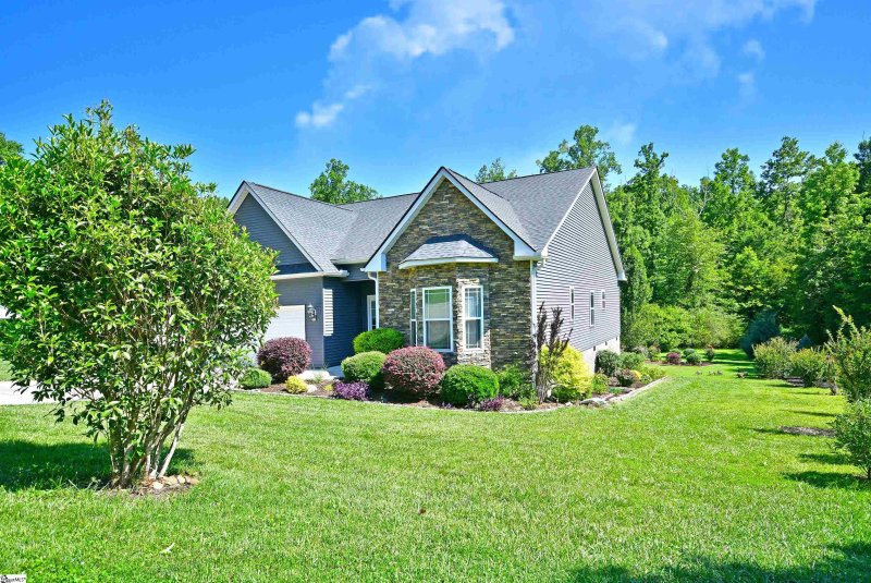 Property image 3 at 114 Bellview Drive, Taylors, SC 29687-4903