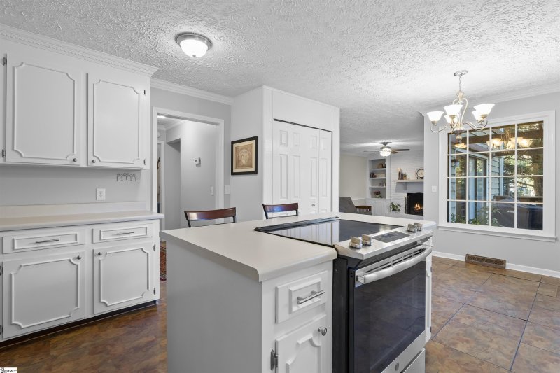 Property image 5 at 202 E Shefford Street, Greer, SC 29650