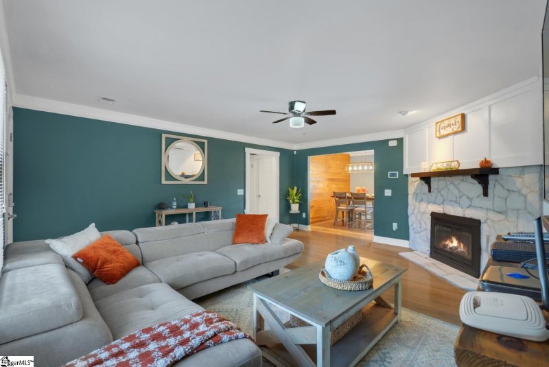 Property image 5 of 106 Waterbury Court in Ambergate, Simpsonville, SC 29680