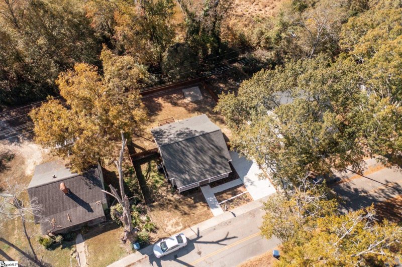 Property image 2 at 538 Perrin Avenue, Woodruff, SC 29388