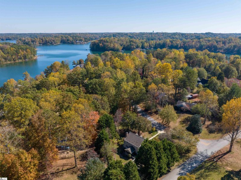 Property image 3 at 101 Apollo Drive, Seneca, SC 29672