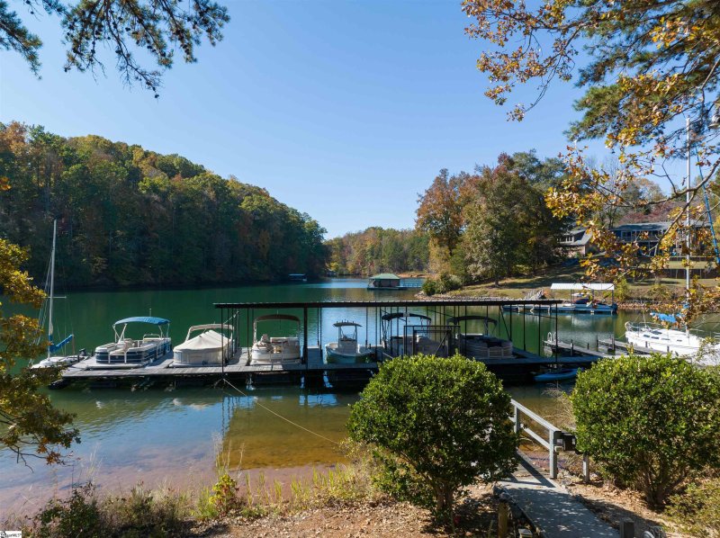 Property image 4 at 101 Apollo Drive, Seneca, SC 29672