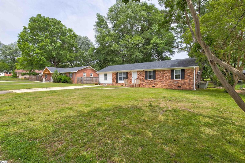 Property image 2 at 3 Embry Street, Taylors, SC 29687