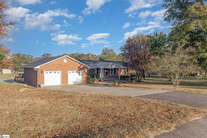 Property image 3 at 109 Carson Drive, Starr, SC 29684