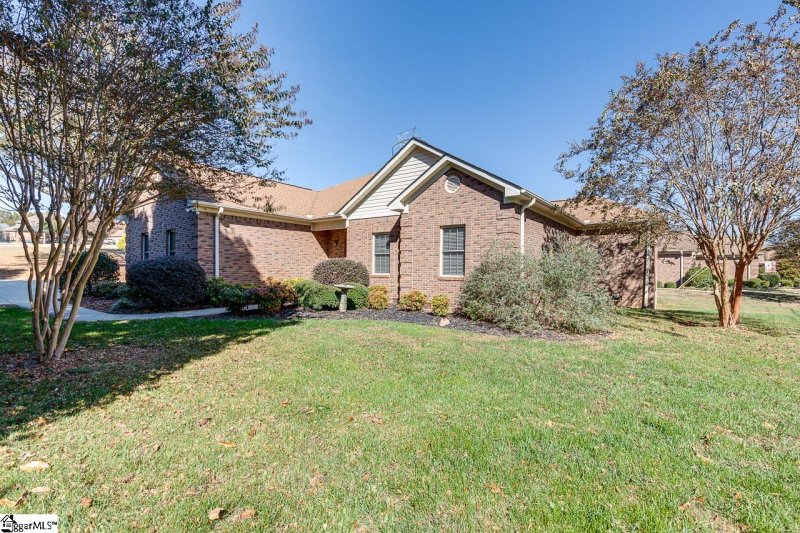 Property image 2 at 215 Killarney Way, Easley, SC 29642