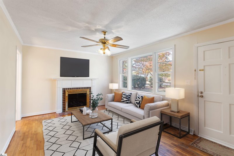 Property image 4 at 8 Linda Lane, Greenville, SC 29617-8119