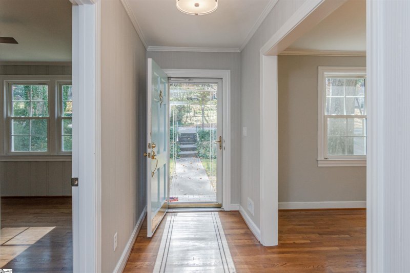 Property image 3 at 207 Bradley Boulevard, Greenville, SC 29609