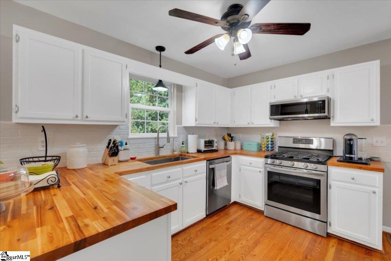 Property image 4 at 341 Riverside Chase Circle, Greer, SC 29650-2537