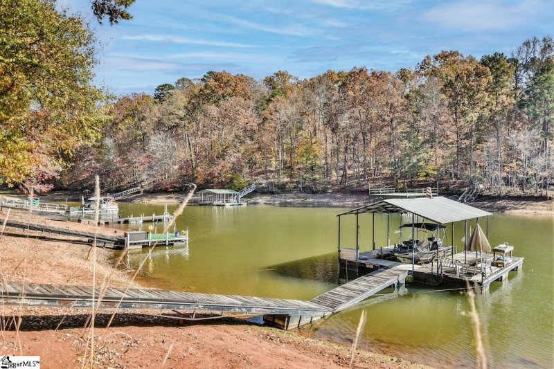 Property image 3 at 430 Newbury Circle, Westminster, SC 29693