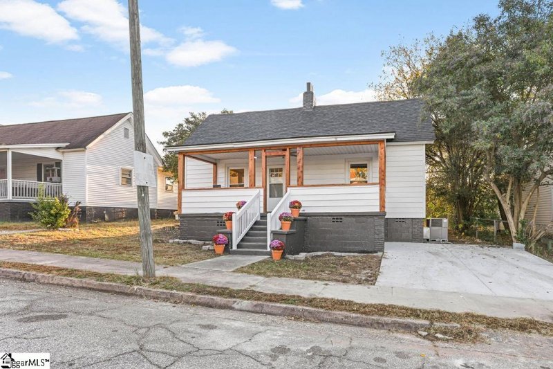 Property image 2 at 21 Taylor Street, Greenville, SC 29605