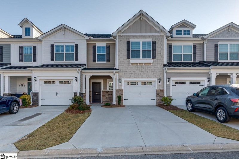 105 Wakeview Way