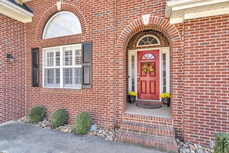 Property image 2 at 300 Glencrest Court, Greer, SC 29650