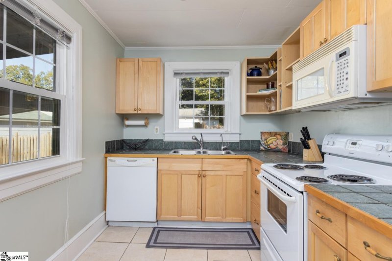 Property image 3 at 401 Stonewall Street, Clinton, SC 29325