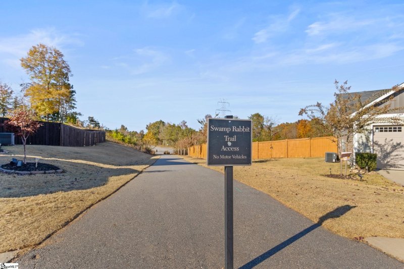 Property image 2 at 501 Harwood Court, Greenville, SC 29617