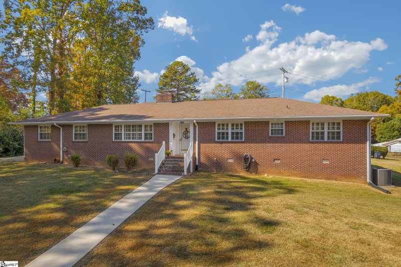 Property image 2 at 125 Tanglewood Drive, Anderson, SC 29621