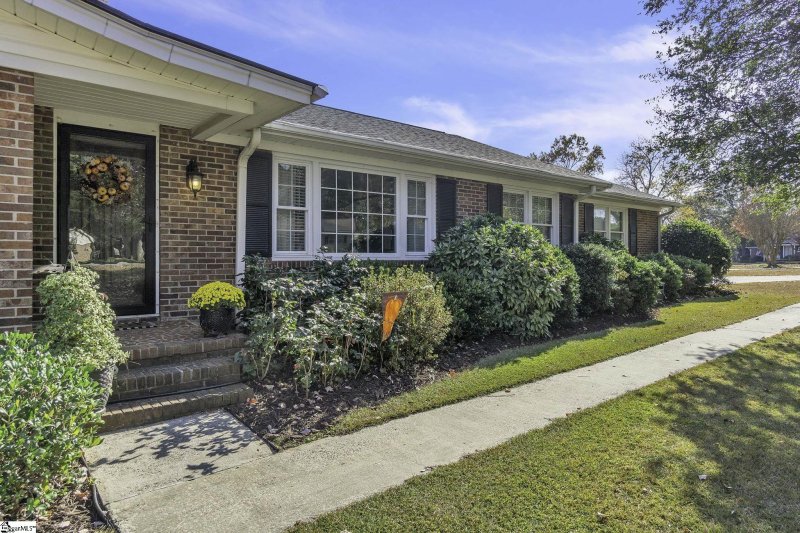 Property image 2 at 16 Danbury Drive, Greenville, SC 29615