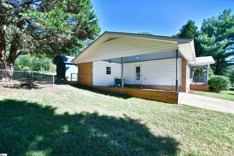 Property image 3 at 115 Bentwood Drive, Piedmont, SC 29673