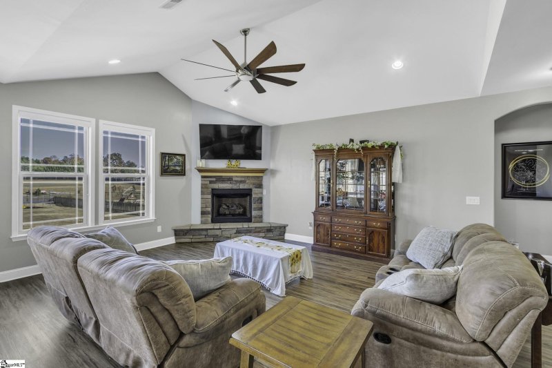 Property image 4 at 412 Golden Amber Lane, Greer, SC 29651