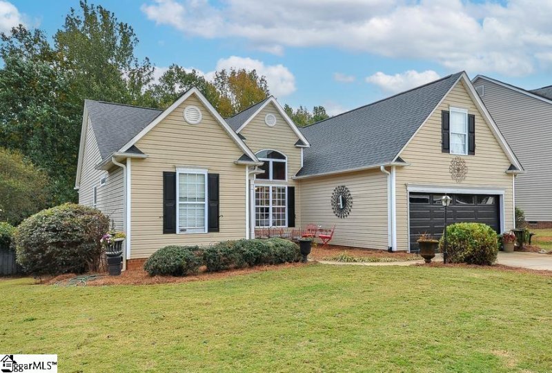 Property image 2 at 306 Grimes Drive, Simpsonville, SC 29681