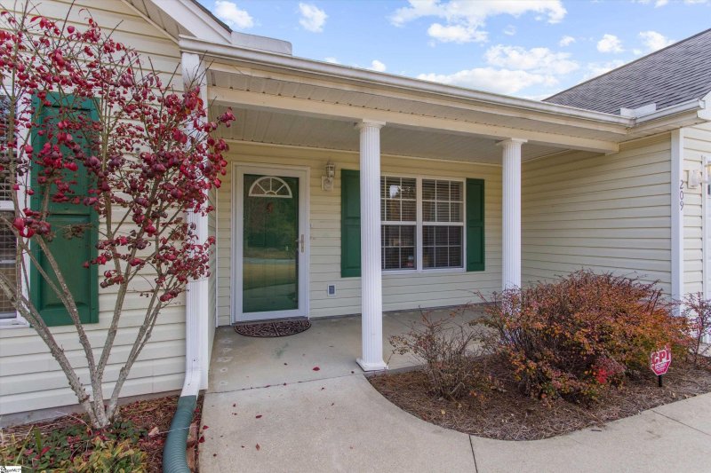 Property image 2 at 209 Rivers Edge Drive, Easley, SC 29642