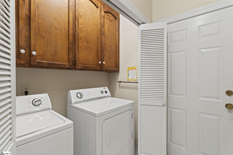 Property image 4 at 48 Oak Grove Lake Road, Greenville, SC 29615