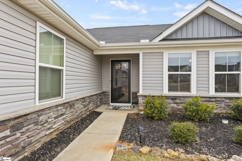 Property image 3 at 319 Fairmeadow Way, Greenville, SC 29617