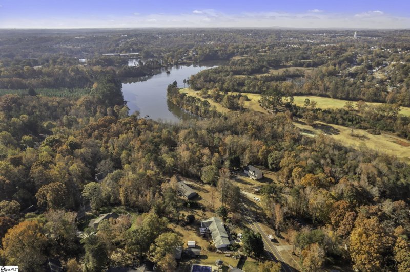 Property image 4 at 202 Holly Lane, Greer, SC 29651