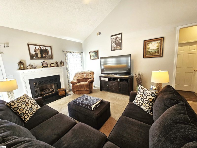 Property image 3 at 346 N Sweetwater Hills Drive, Moore, SC 29369