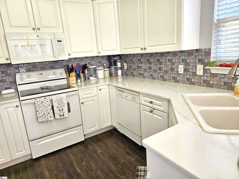 Property image 4 at 346 N Sweetwater Hills Drive, Moore, SC 29369