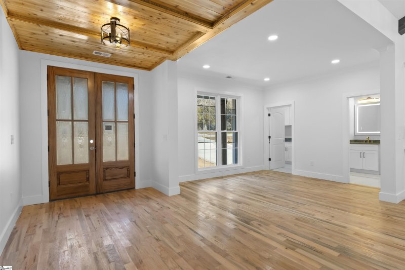 Property image 3 at 9A Greenwood Avenue, Greenville, SC 29615