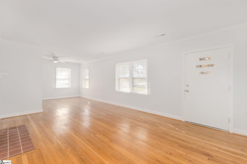 Property image 3 at 107 1st Avenue, Spartanburg, SC 29302