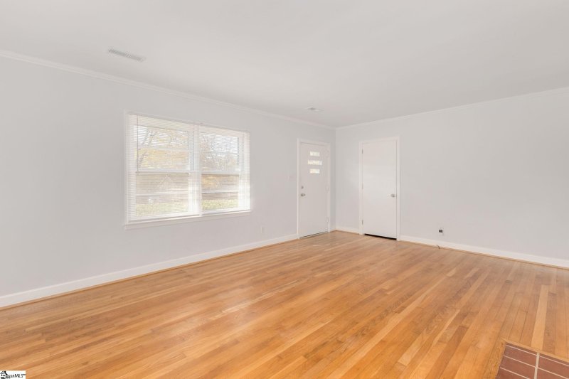 Property image 4 at 107 1st Avenue, Spartanburg, SC 29302