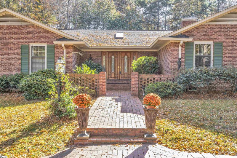 Property image 3 at 8 Wellesley Way, Greenville, SC 29615