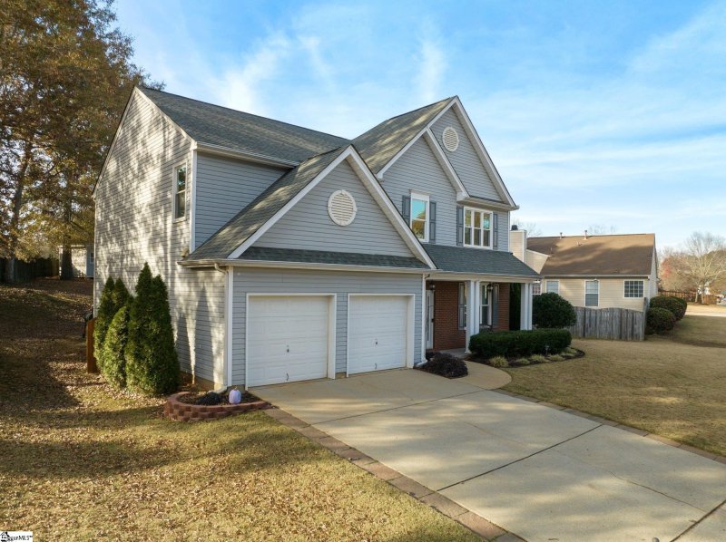 Property image 2 at 102 Stonewater Drive, Simpsonville, SC 29680