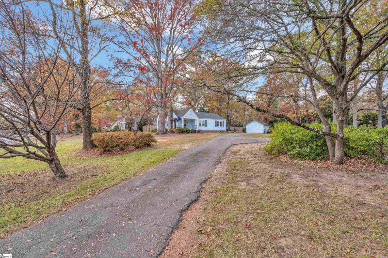 Property image 3 at 404 Lucerne Drive, Spartanburg, SC 29302