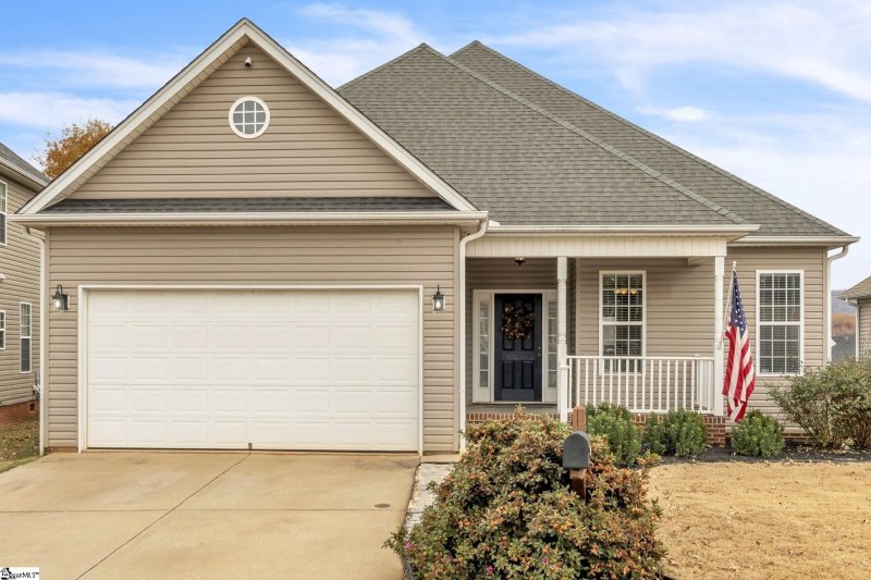 Property image 3 at 204 Summergrass Drive, Greenville, SC 29617