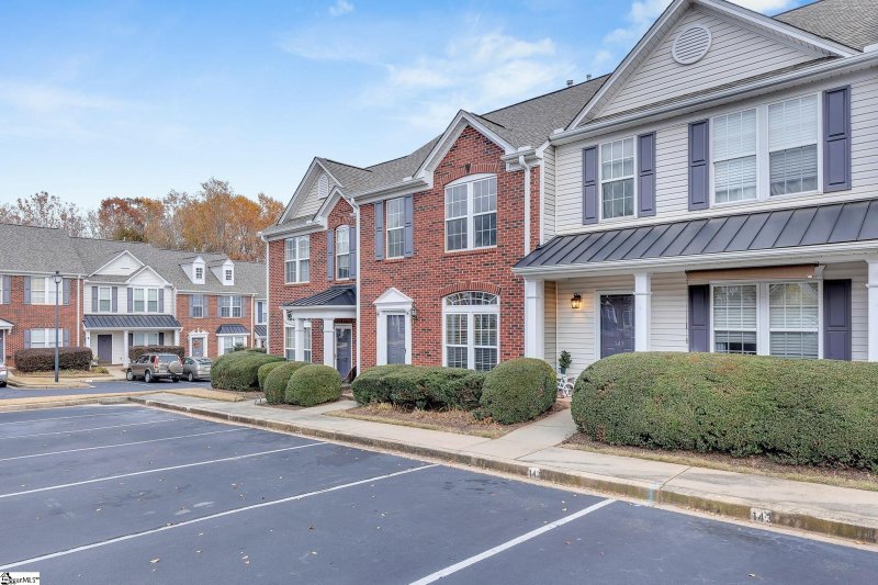 Property image 2 at 141 Spring Crossing Circle, Greer, SC 29650