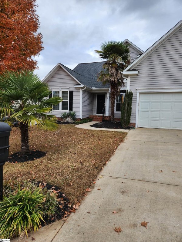 Property image 2 at 40 Bellows Falls Drive, Greer, SC 29650