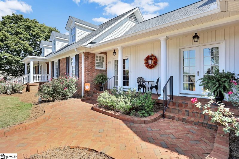 Property image 2 at 109 Ascot Drive, Greer, SC 29651