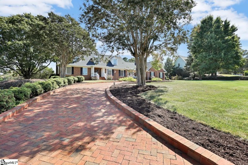 Property image 3 at 109 Ascot Drive, Greer, SC 29651
