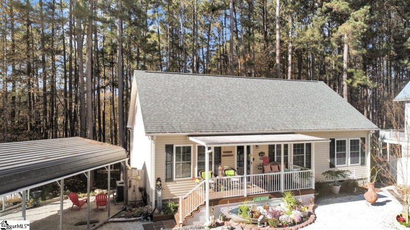 Property image 2 at 224 Newbury Circle, Westminster, SC 29693