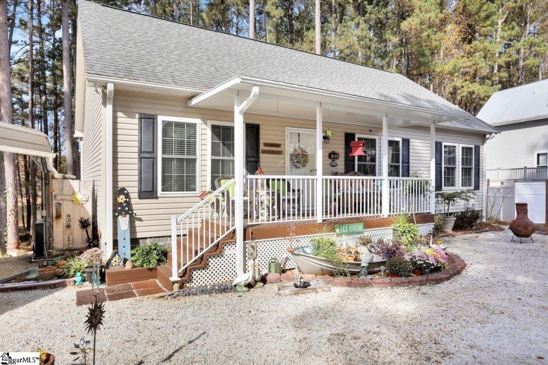 Property image 3 at 224 Newbury Circle, Westminster, SC 29693