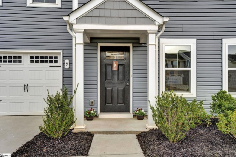 Property image 3 at 8 Torrington Drive, Greenville, SC 29617