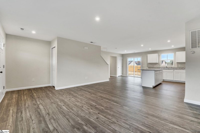 Property image 5 at 8 Torrington Drive, Greenville, SC 29617