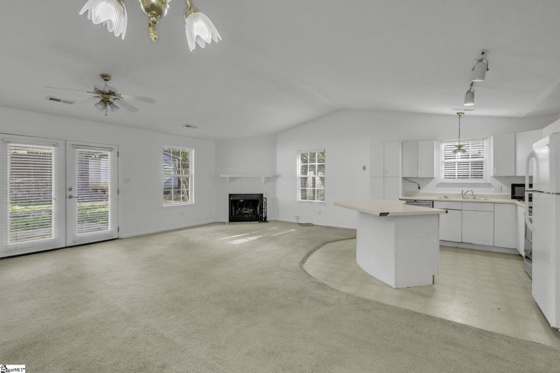 Property image 2 at 142 W Celestial Drive, Greer, SC 29651