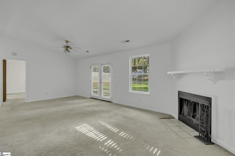 Property image 3 at 142 W Celestial Drive, Greer, SC 29651