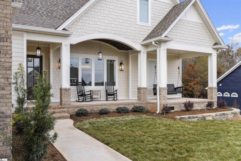 Property image 3 at 205 Stillwaters Bay Drive, Taylors, SC 29687