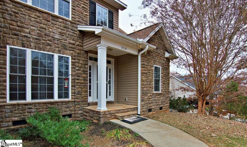 Property image 3 at 220 Devonhurst Drive, Seneca, SC 29678
