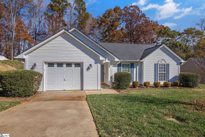 Property image 2 at 212 Stonington Way, Taylors, SC 29687