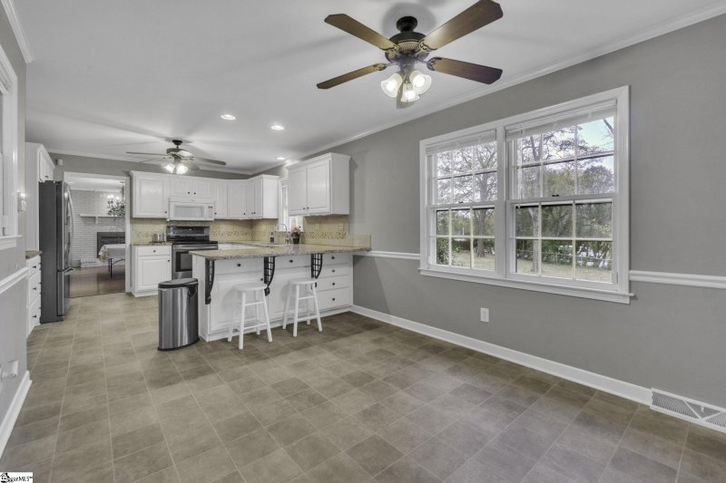 Property image 4 at 125 Swindon Circle, Greenville, SC 29615